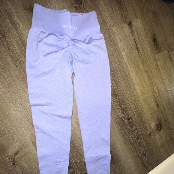 NVGTN "periwinkle scrunch" Activewear - Picture 4 of 6